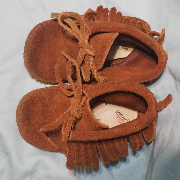 Minnetonka Moccasins | Leather Fringe Toddler Boot - Picture 1 of 6